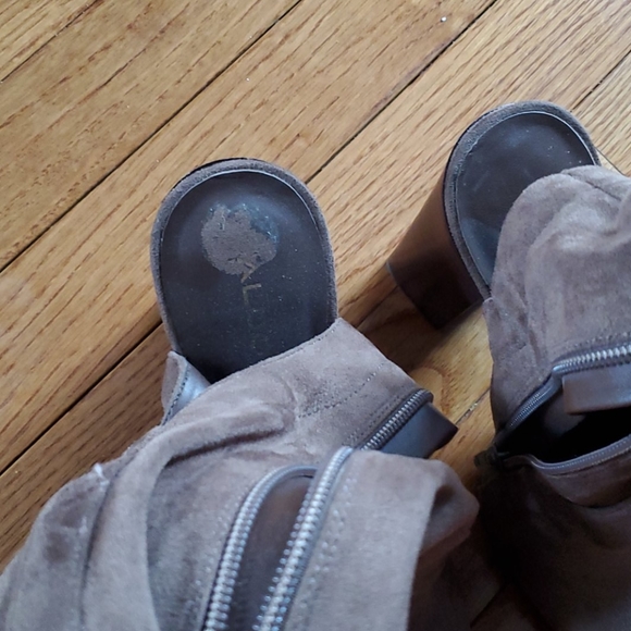 Thigh high boots - Picture 4 of 5